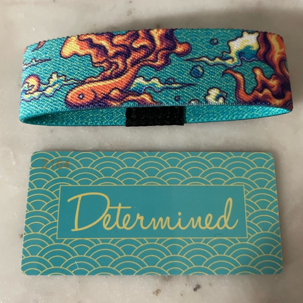 NEW - ZOX “Determined” Size Medium Stretch Wristband & Card